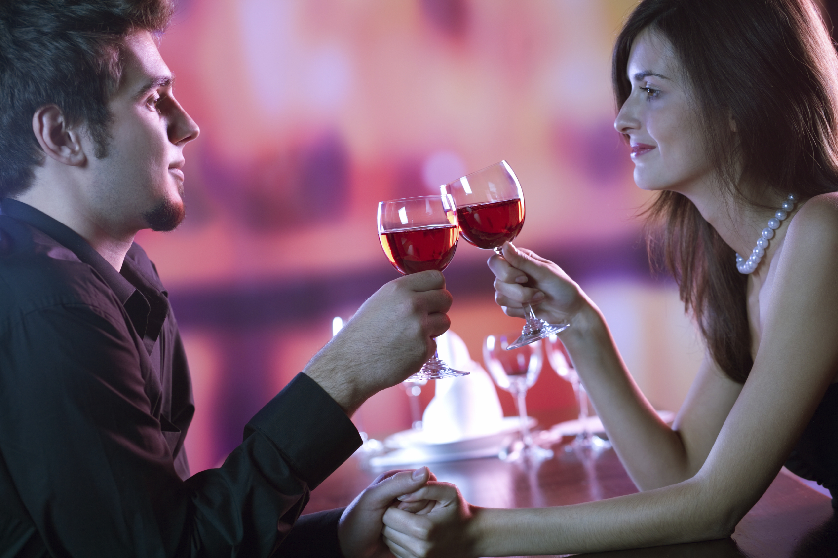 How To Hook Up On The First Date | HookupCloud.com